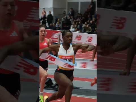 Dina’s BACK 💥 Dina Asher-Smith cruising to 7.08 for the win in Boston 👑#WorldIndoorTour