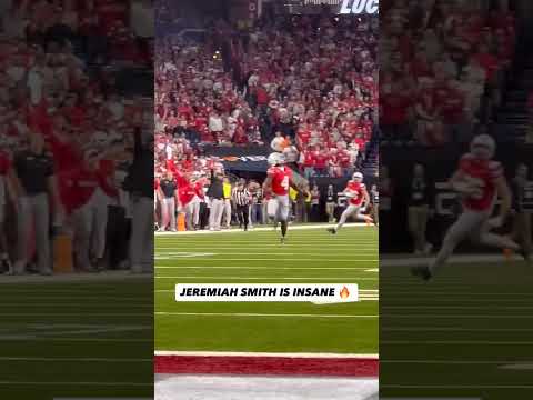 Jeremiah Smith blew right by the defender 😮‍💨 #CFB #jeremiahsmith #ohiostate