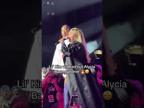 Brooklyn’s own Queen Bee made an appearance at the Garden 🔥