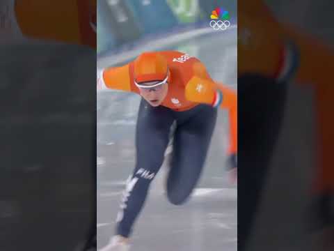 Netherlands' Jutta Leerdam raced at incredible pace in the speed skating women's 500m!