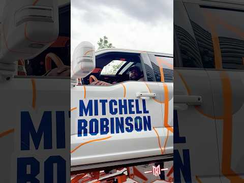 yall ever seen a truck like this in a championship parade before???