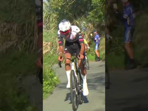 Nobody can live with Isaac del Toro 🔥🔥🔥 The Mexican  goes solo over the final climb of Gran Piemonte