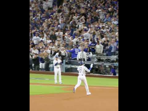 We ask you to please look at where this baseball landed 😮