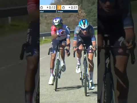 "Look at this guy!" 😅 Not sure Roberto González was too impressed with Filippo Zana…