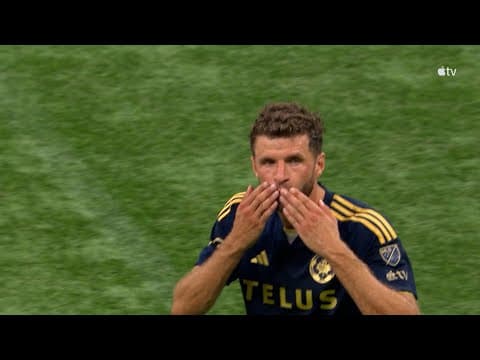 Thomas Müller HAT TRICK in Vacouver Romp!!