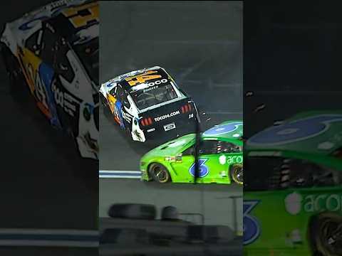 Bowyer went IN on Newman 🤯