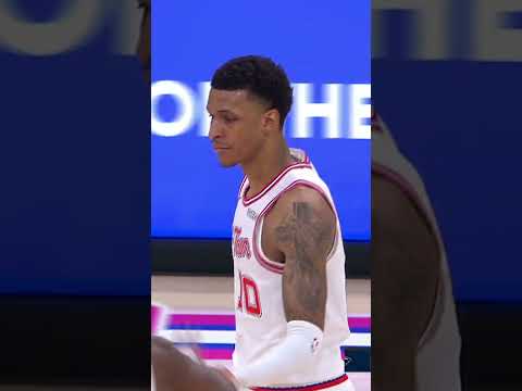 🗣️ Jabari's night 🔥 2 triples in a row!