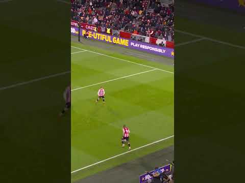 Cheeky from Igor Thiago 😉 | Skill and flair vs Liverpool