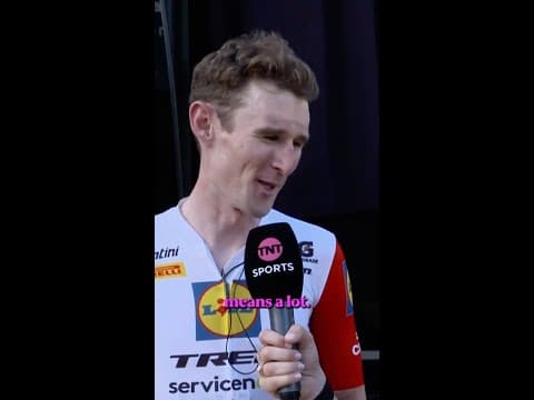 Derek Gee got some more bad luck today, but managed to make his way back to the bunch 😅