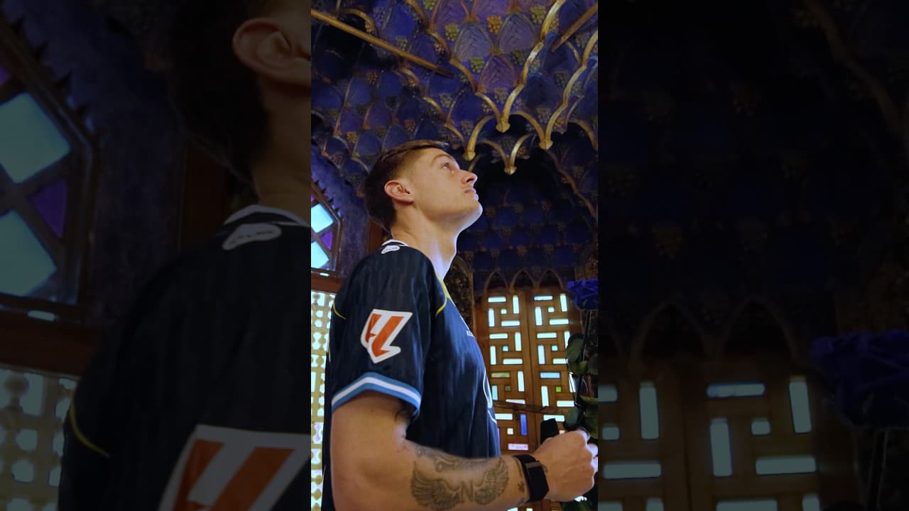 Per Sant Jordi, portem la rosa al pit 🌹 #RCDE #PolLozano #SantJordi