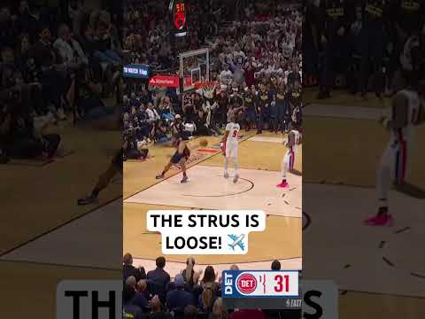 Max Strus takes flight after the steal!