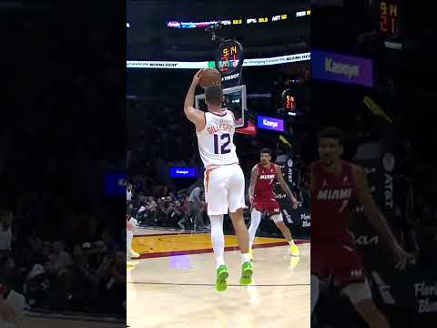 COLLIN FOR THE LEAD 👌 GET THIS MAN IN THE 3-POINT CONTEST! #shorts