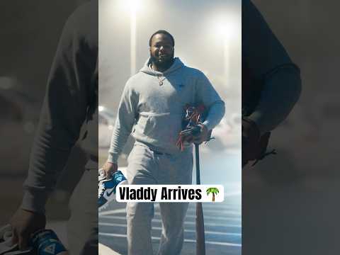 Vladimir Guerrero Jr. arrives at Spring Training 😎 #MLB #BlueJays #Toronto #SpringTraining