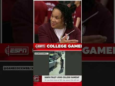 Dawn Staley coaching on and off the court 😅