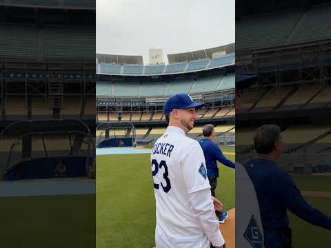 When you’re on a field trip at Dodger Stadium and Kyle Tucker waves to you. 🥹 #dodgers #sports #la