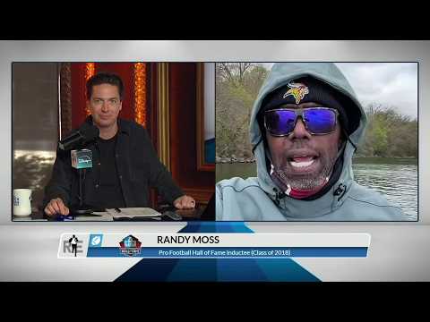 Randy Moss does an interview LIVE while bass fishing 🎣😅 | The Rich Eisen Show