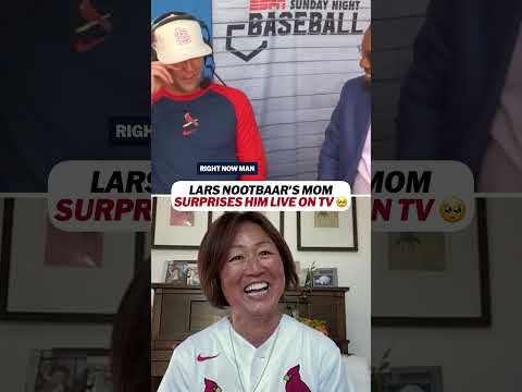 Lars Nootbaar's mom surprises him live on TV 🥹