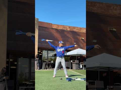 New year, same Yoshinobu drills. 🎯 #dodgers #sports #losangeles