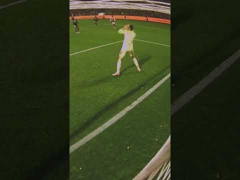 🧤🔴🔵  Dominik Greif figure logiquement dans l’équipe type de la J11 #football #shorts