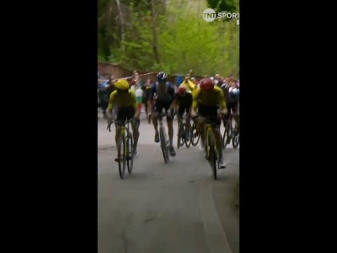 Jonas Vingegaard lunches his first attack at the Giro d’Italia! 🚀