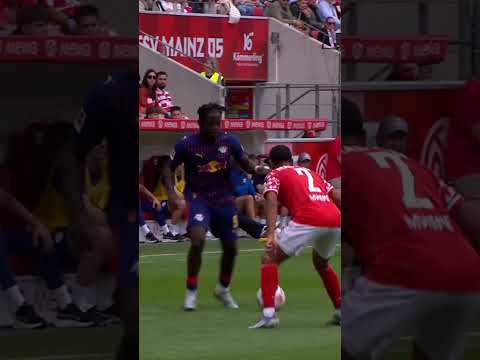 Throwback to when Johan Bakayoko scored his first Bundesliga goal and went full dance mode 😎🕺