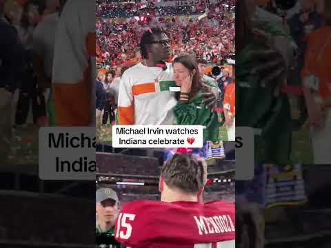 Michael Irvin stayed on the field 💔