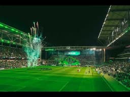 La pasión se siente en cada esquina.