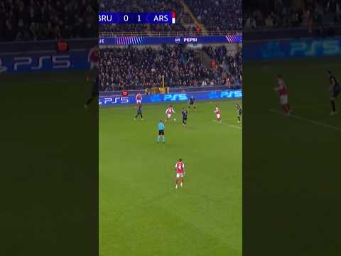 MADUEKE BAGS HIS BRACE!