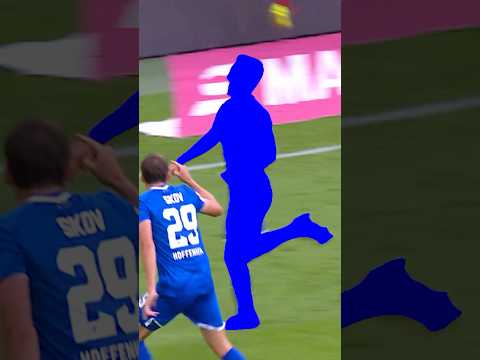 Wer ist der blaue Mann? 🥸 #Hoffenheim #FCBayern