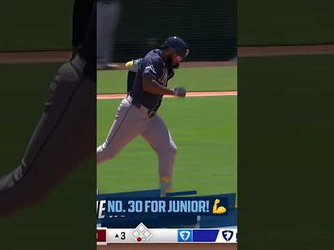 It's a 30-homer season for the 22-year-old Junior Caminero! 💪