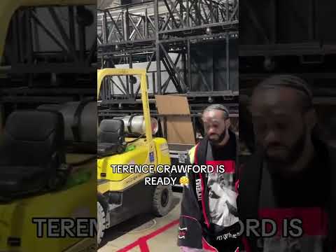 Bud before his walkout 🥊 #CaneloCrawford