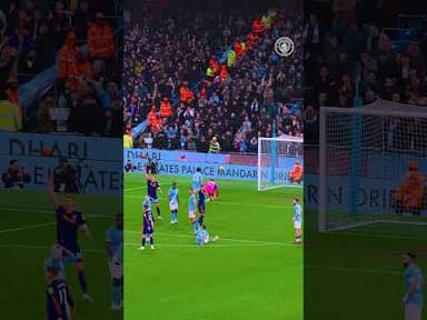 Donnarumma is a keeper 🇮🇹 #football #donnaruma #mancity #premierleague #save #shorts #italy