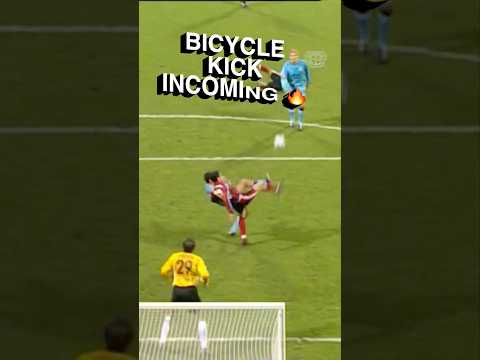 This artistic shot by Dimitar Berbatov will turn 21 this year 🔥