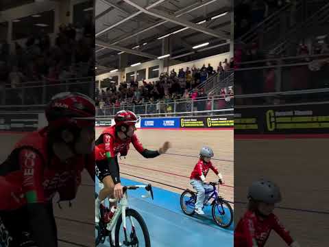 Geraint Thomas takes a lap of honour around the velodrome with his son, Macs ❤️🥹 #cycling