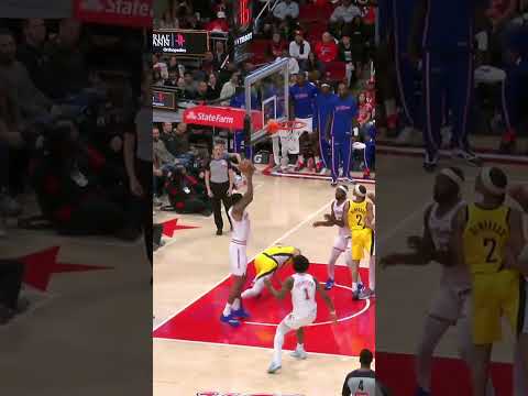 BARI ON BOTH ENDS 😤 what a sequence 🤯 #rockets