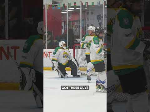 Brazilian goalie mic'd up! 🇧🇷 🎤 Portero de Brasil juega con el micrófono puesto en la Latam Cup