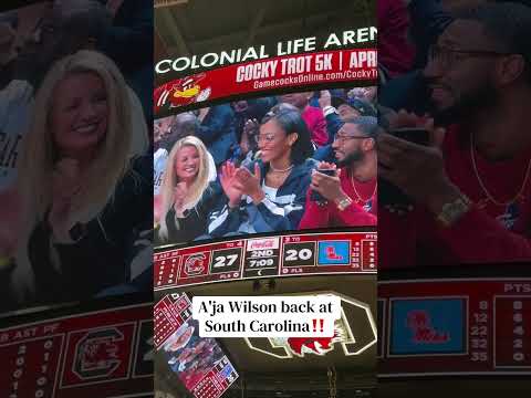 Big ovation for the Gamecock legend 🤙