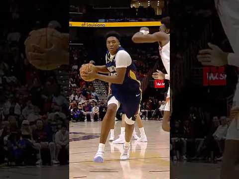 💪 Derik Queen on the attack! #pelicans #suns #highlights