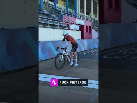 Puck Pieterse practising for every possible outcome at Paris-Roubaix 😅