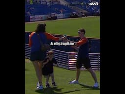Dad and his family enjoy an afternoon Mets game on the berm at Clover Park ⚾️☀️