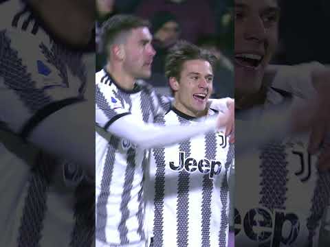 DUSAN VLAHOVIC SCORES!  ⭐ #shorts #juventus #football