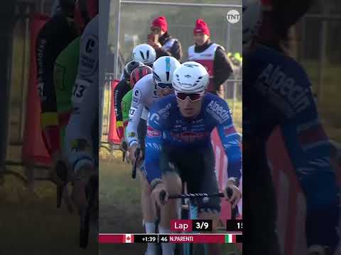 Van der Poel doing what Van der Poel does 🥵 The world champion goes solo in Hoogerheide 🔥