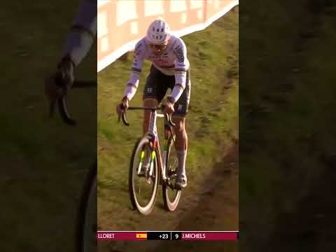 Mathieu van der Poel has got work to do! 😮‍💨 The world champion begins his fight back 💪