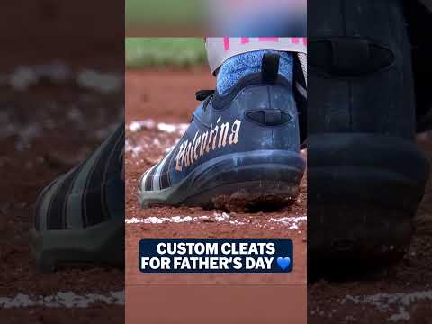 Junior Caminero has a portrait of him and his daughter on his cleats 🥹