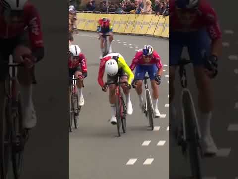 Dutch champion Danny van Poppel with a late escape for the win! 🙌