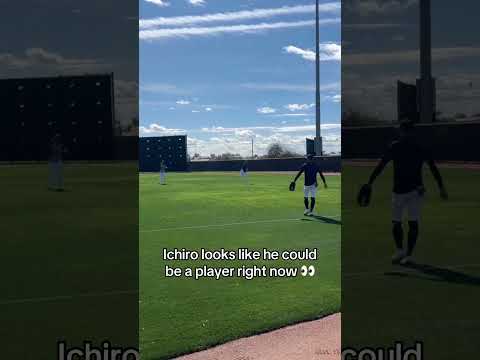 Julio and Ichiro having a catch today at spring training 🔥 (via @MLB/TT)