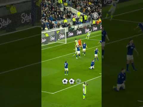 The art of the Finesse shot #football 🩵🔥 #goals #mancity #premierleague #shorts #shortsfeed #doku