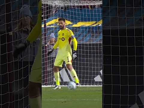 👀 PLAYING IT OUT OF THE BACK GOES WRONG AND PAXTEN POUNCES