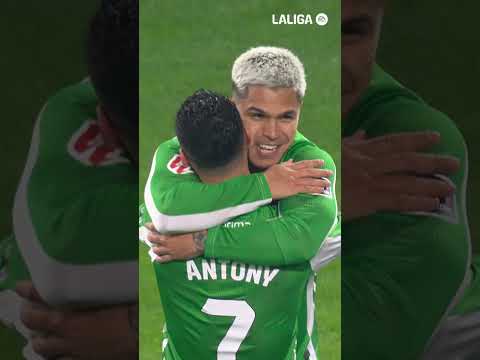 Cucho y su cita con el gol 🇨🇴😉 #LALIGAHighlights