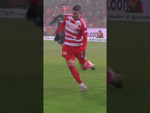 Geile Grätsche! Dahoud auf der Hut 🎩